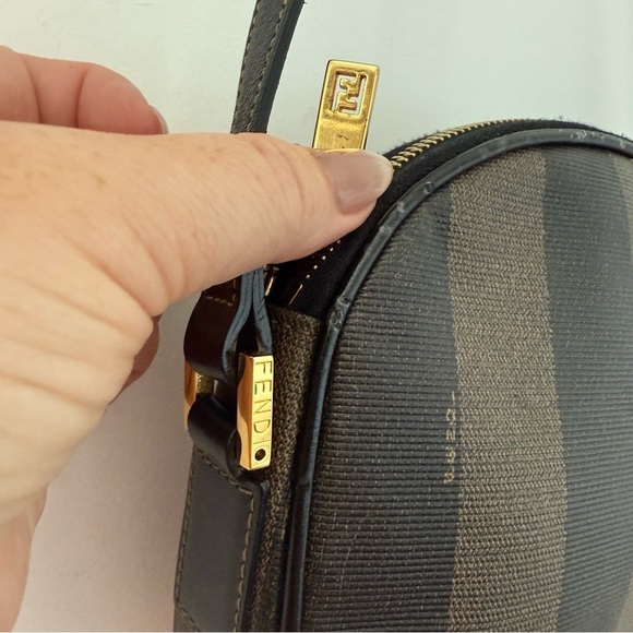 Vintage Fendi tobacco brown Pequin stripe crossbody camera bag - Picture 4 of 15